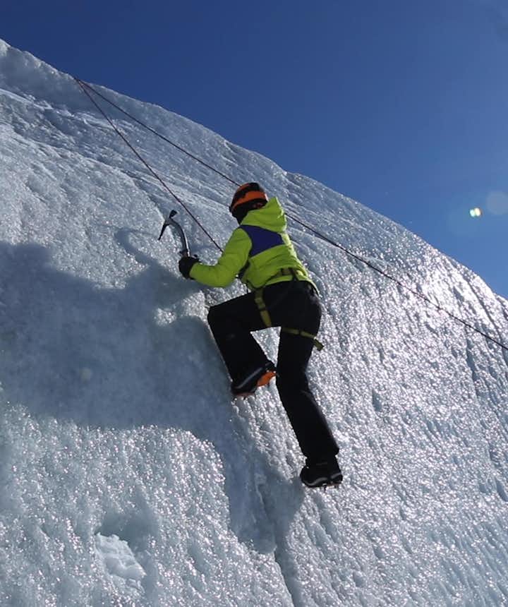 Why you should book a PRIVATE ice climbing tour