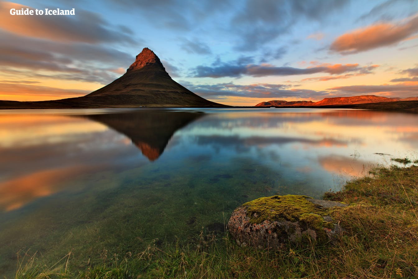 斯奈山半岛的教会山也叫草帽山，是冰岛最具标志性的景点之一。