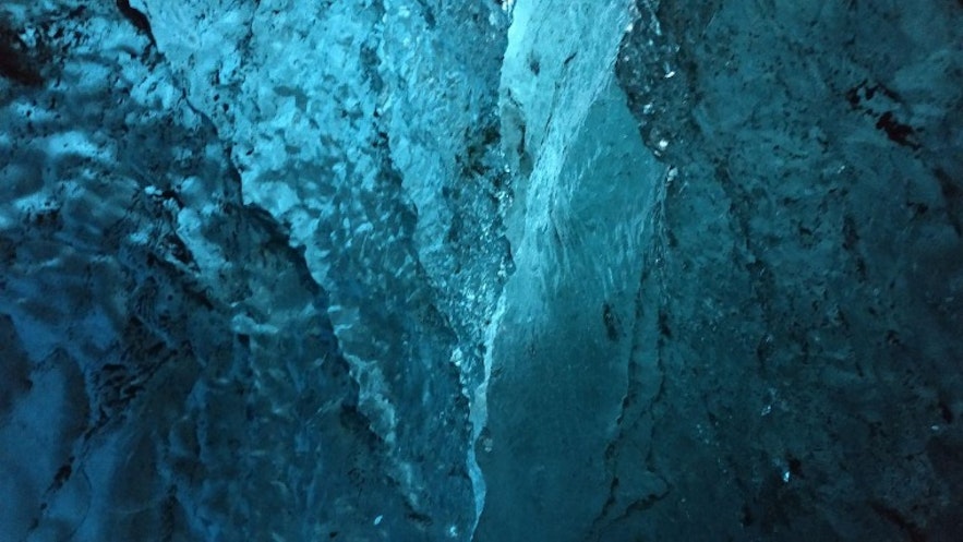 Las paredes de la cueva de hielo