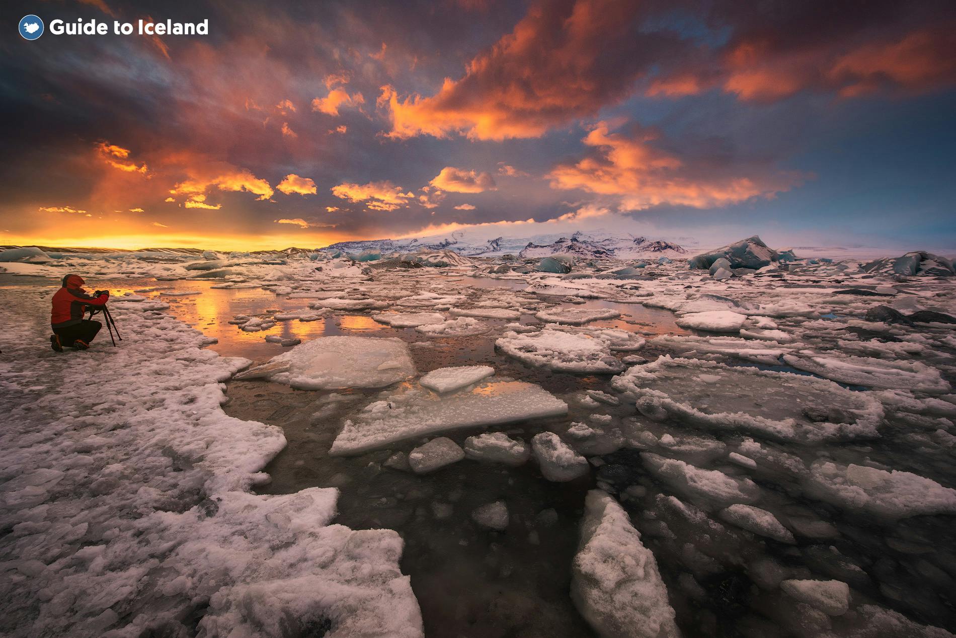 冰岛南岸镜面的杰古沙龙冰河湖