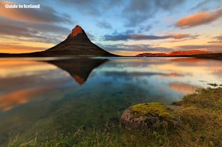 教会山Kirkjufell是冰岛其中一个权游迷们必到的旅游景点。