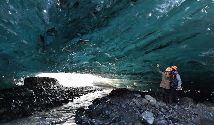 ถ้ำน้ำแข็งสีฟ้าคริสตัล | ซูเปอร์จี๊ปจากโจกุลซาลอน 
