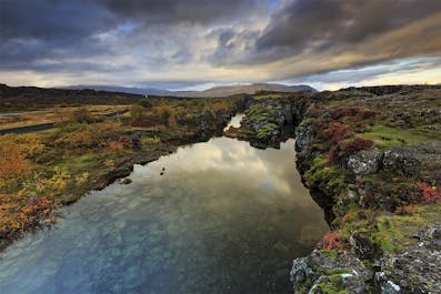 Der Thingvellir-Nationalpark, wo zwei tektonische Platten auseinander treiben.