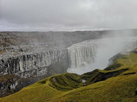 La poderosa cascada Dettifoss en el norte de Islandia