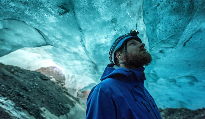 소규모 그룹으로 진행되는 스카프타펠 얼음 동굴 탐험, 빙하 장비 지급