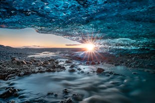 冰岛西南岸冬季五日游 | 斯奈山半岛+黄金圈+冰岛南岸+冰川徒步+蓝冰洞探秘