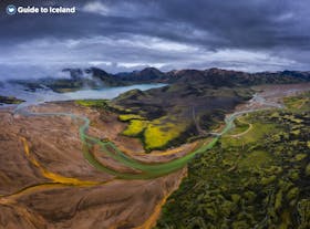 アイスランドの中央高地で最も人気のランドマンナロイガル