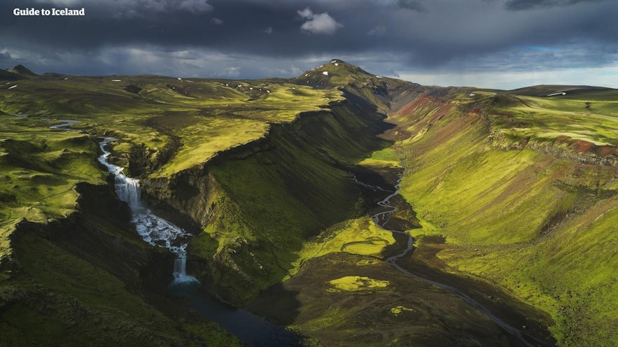 广袤的冰岛内陆高地。