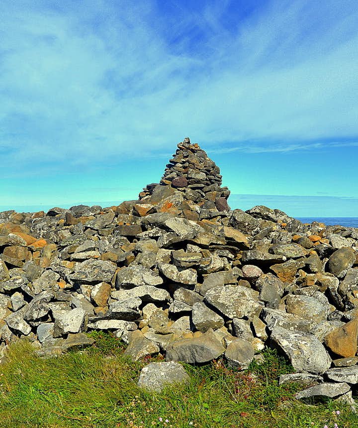 Þorgeirsdys burial mound at Hraunhafnartangi spit