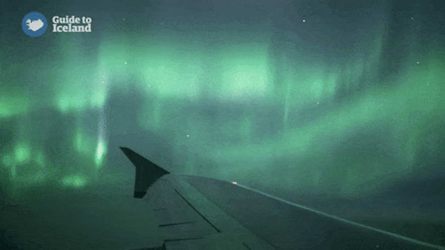 在飞机上就有可能看到北极光