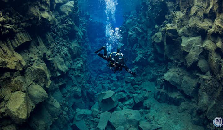 The crystal clear waters of Silfra allow you to see the underwater canyons in astonishing detail.