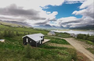 舒适小屋，可欣赏阿克雷里附近的壮丽景色 | Cosy Cabin with Amazing Views Near Akureyri