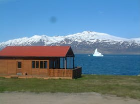 冰岛北部带热水浴缸的希尔德小屋 | Hlid Cottage With Hot Tub in North Iceland