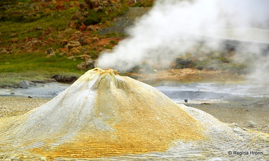 Hveravellir geothermal area Öskurhóll hot spring