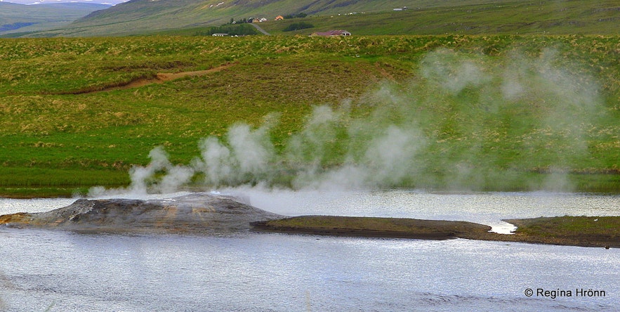 Árhver - Vellir hot spring in the middle of a river in West-Iceland