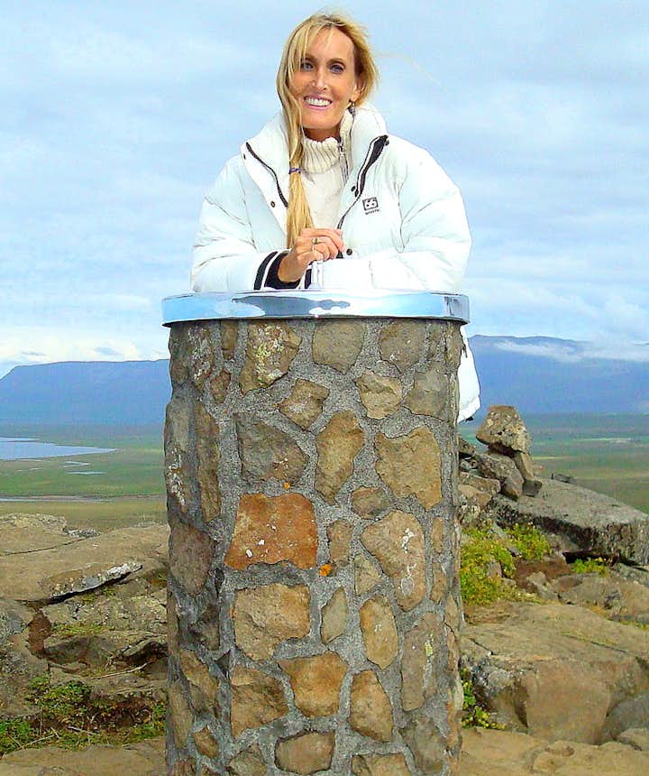 Regína by the view-dial on top of Borgarvirki