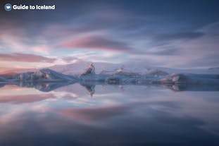 ทะเลสาบธารน้ำแข็งโจกุลซาลอนในทางตะวันออกเฉียงใต้ของไอซ์แลนด์