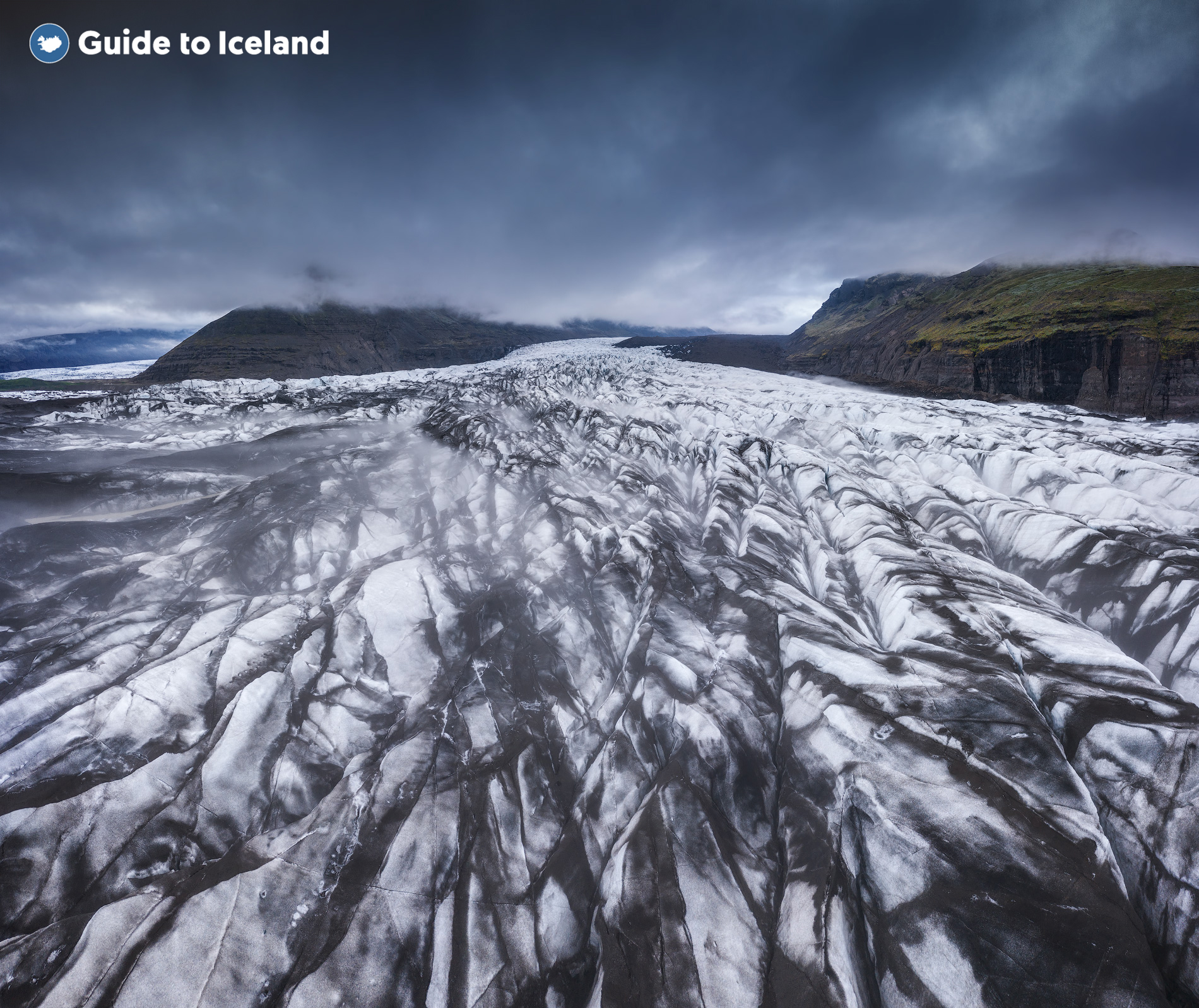 Il ghiacciaio di Svinafellsjokull, nella costa meridionale dell'Islanda, dall'alto.