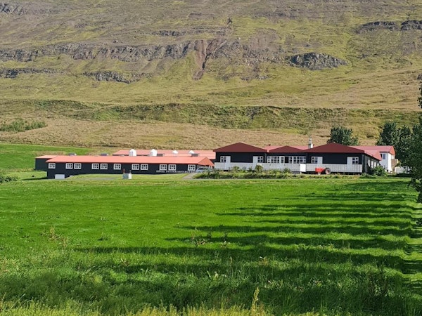 Hótel Sveinbjarnargerði