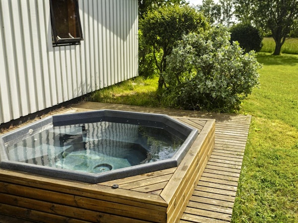 South Central Guesthouse has an outdoor hot tub.