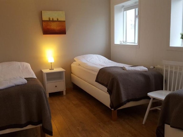 Gallery Guesthouse boasts cosy twin rooms.