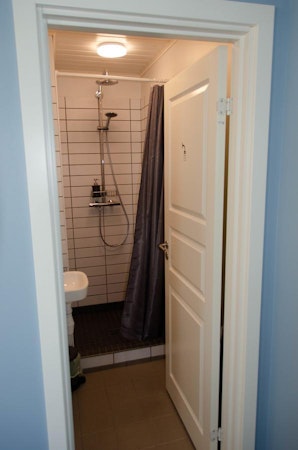 Guesthouse Holmavikur has large communal bathrooms.