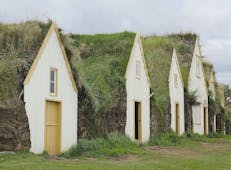 冰岛北部的格伦拜尔草皮屋博物馆展现了冰岛古代的独特建筑风格