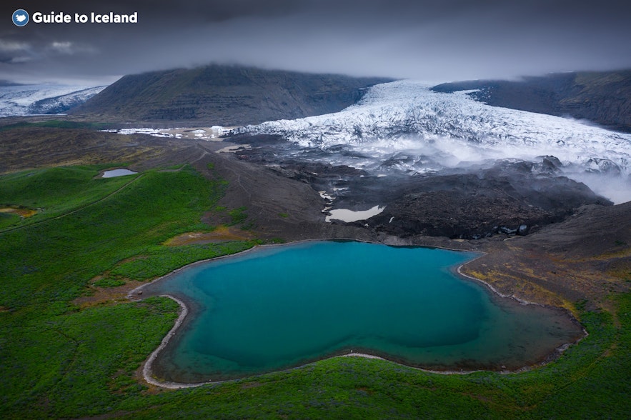 Ein Blick über die Gletscherzunge des Vatnajökull von Skaftafell aus.