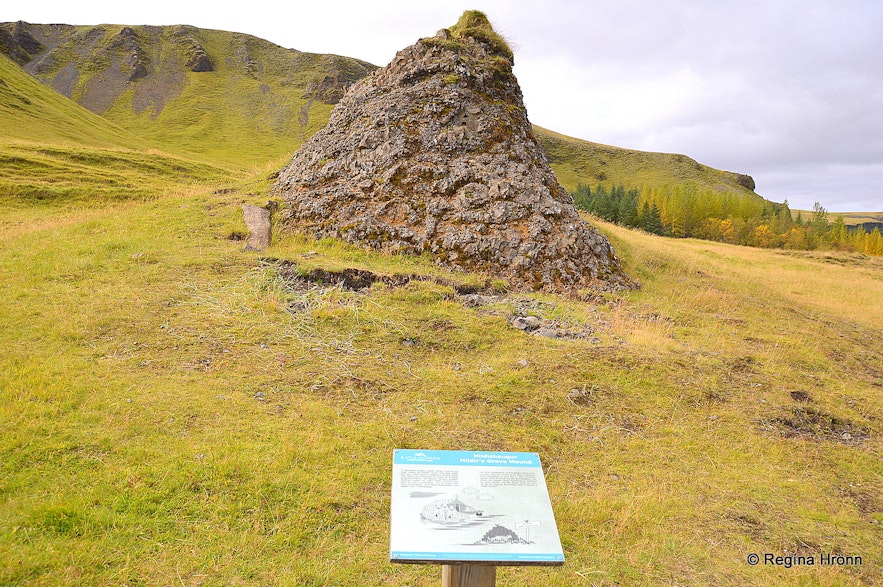 Hildishaugur burial mound in Kirkjubæjarkalustur