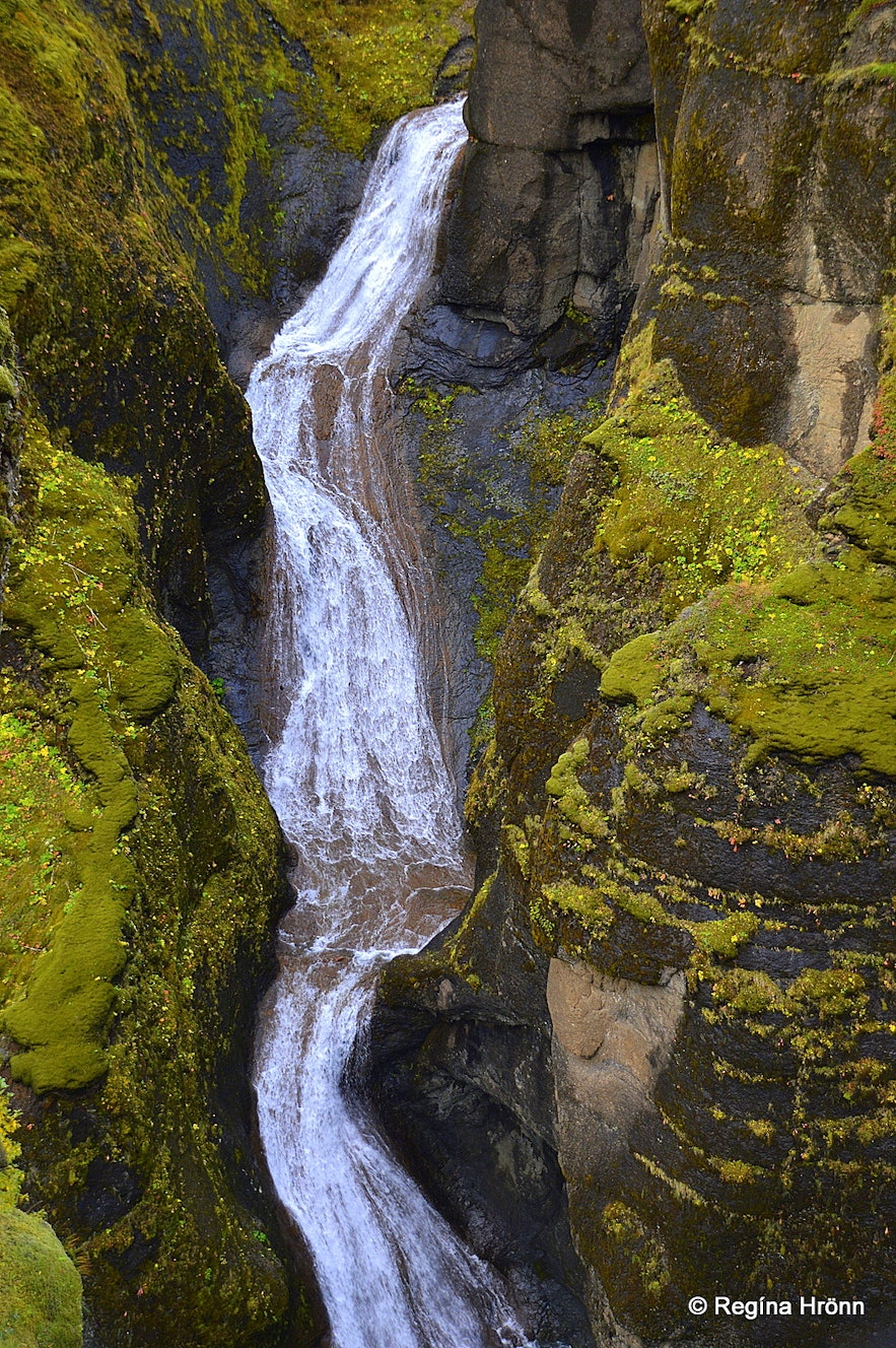 Fjaðrárgljúfur canyon - Mögárfoss waterfall