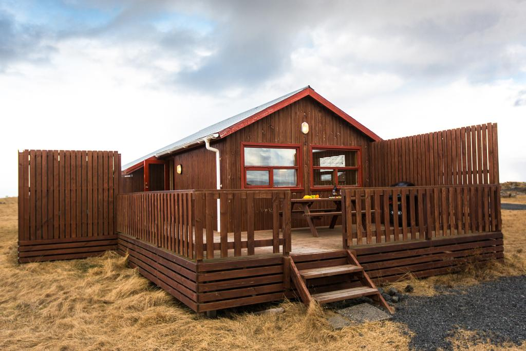 The Sandgerdi Cottages are located on the Reykjanes Peninsula.