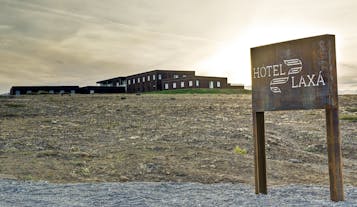 Hotel Laxa ligt aan de rand van het Myvatn-meer.