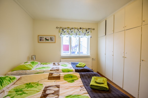 Brunalaug Guesthouse has three bedrooms, two of which accommodate two guests and one which accommodates one.