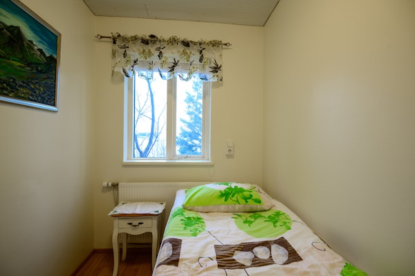 Brunalaug Guesthouse has one single room, as well as two twin rooms.