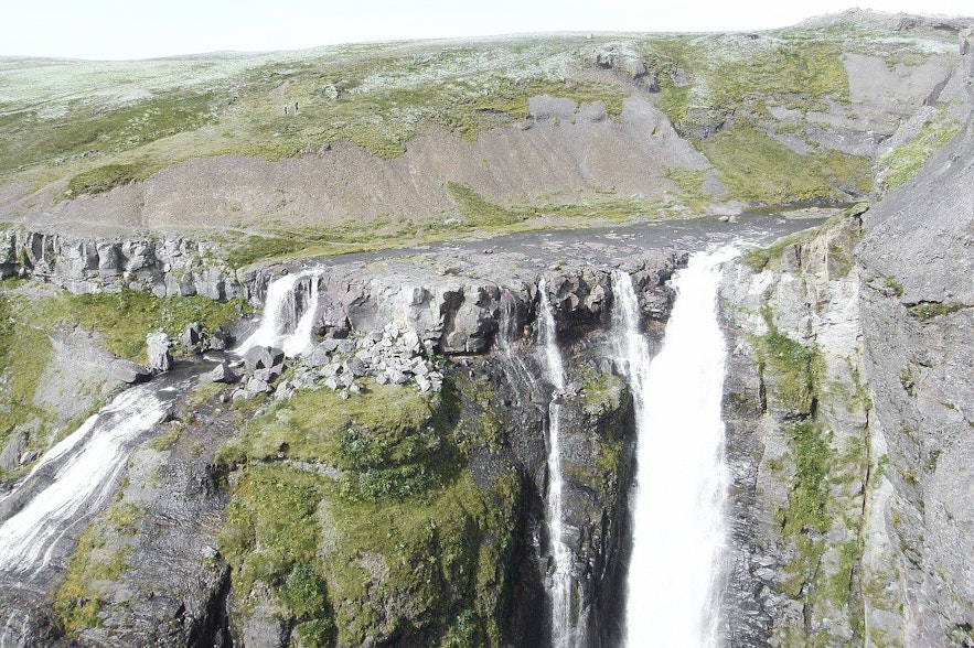 Glymur es una inmensa cascada en Islandia.