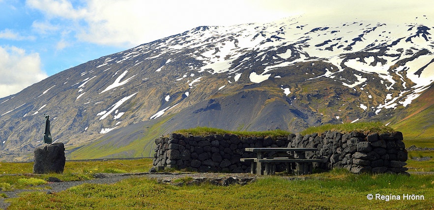 Laugarbrekka and Snæfellsjökull glacier