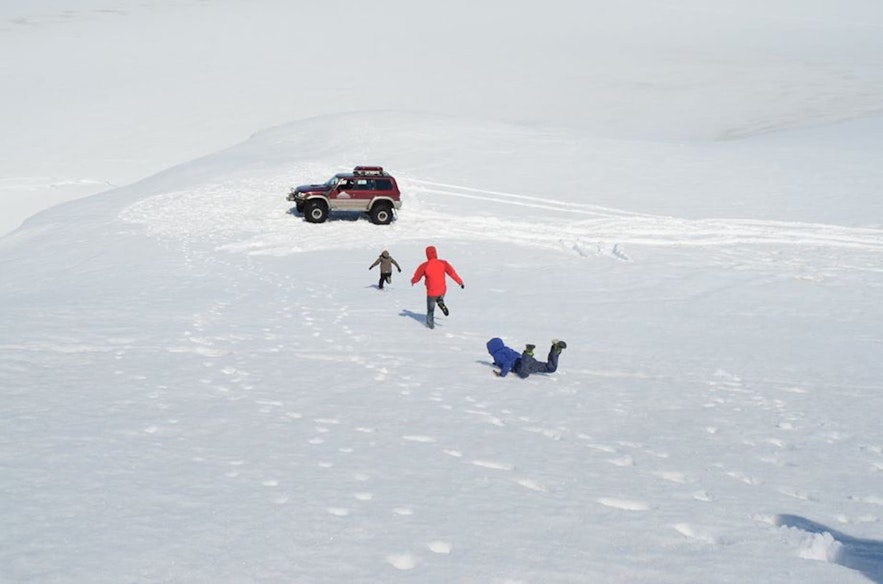 Superjeeps ermöglichen es den Gästen, die Gletscher zu erkunden, ohne zu wandern.
