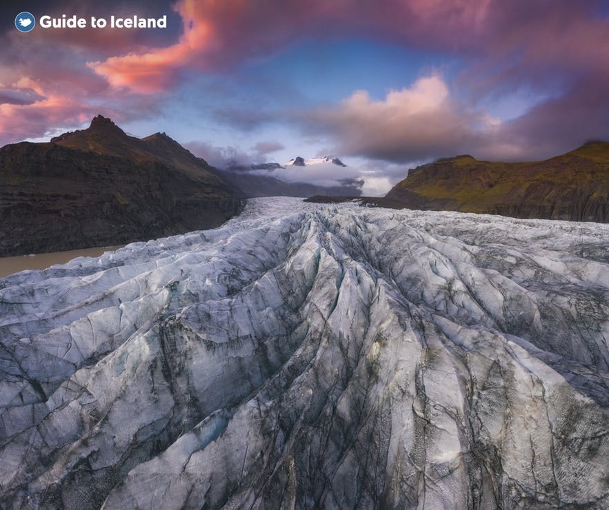 거대하고 웅장한 빙하가 특징인 아이슬란드 남부 지역
