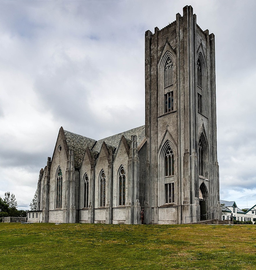 Przed Hallgrímskirkja, Landakotskirkja był największym kościołem na Islandii.