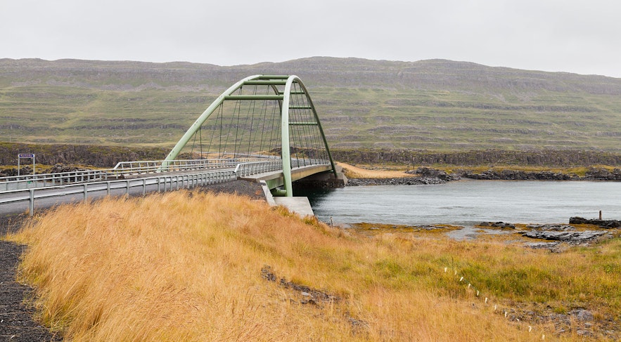 W Mjóifjörður znajduje się wyjątkowy most.