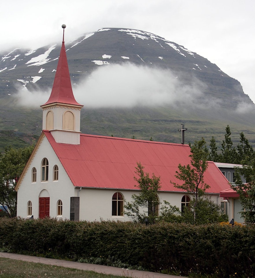 Kościoły na Fiordach Wschodnich są osobliwe i wyjątkowe.
