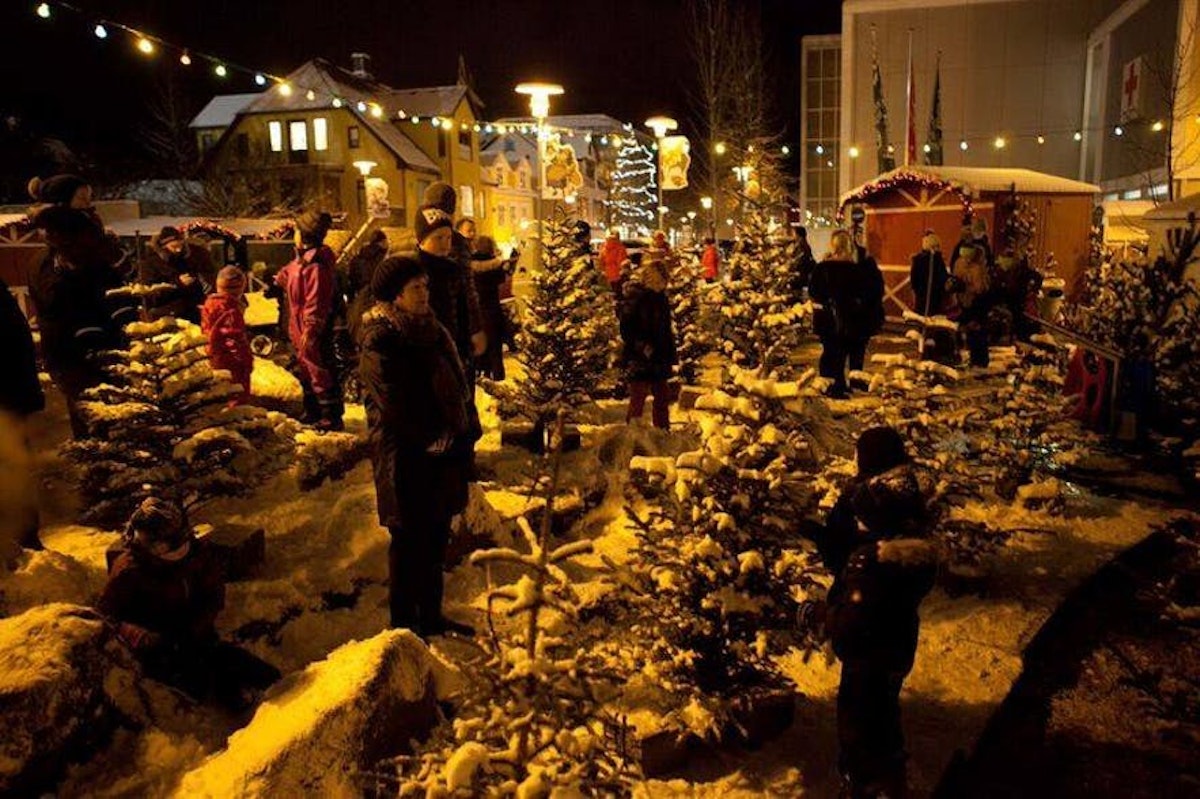 The Ultimate Guide To Christmas In Iceland Guide To Ice