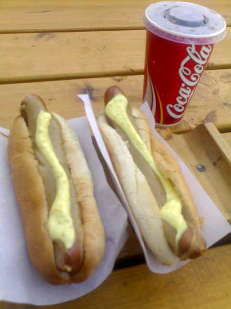 Hot dogs covered in Icelandic sauce.