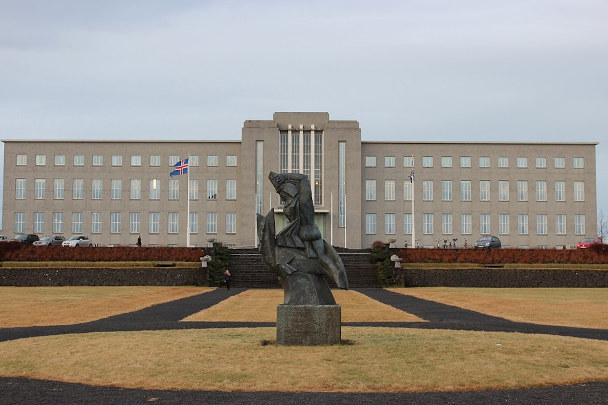 아이슬란드 국립 대학교 본관 건물
