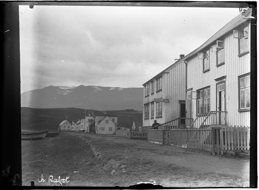 Dom w Akureyri, sfotografowany w 1900 roku.