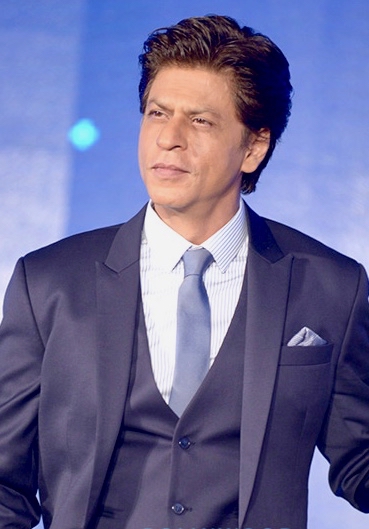 Dilwale song Gerua review: The Shah Rukh Khan & Kajol number looks wannabe  Suraj Hua Madham? | India.com