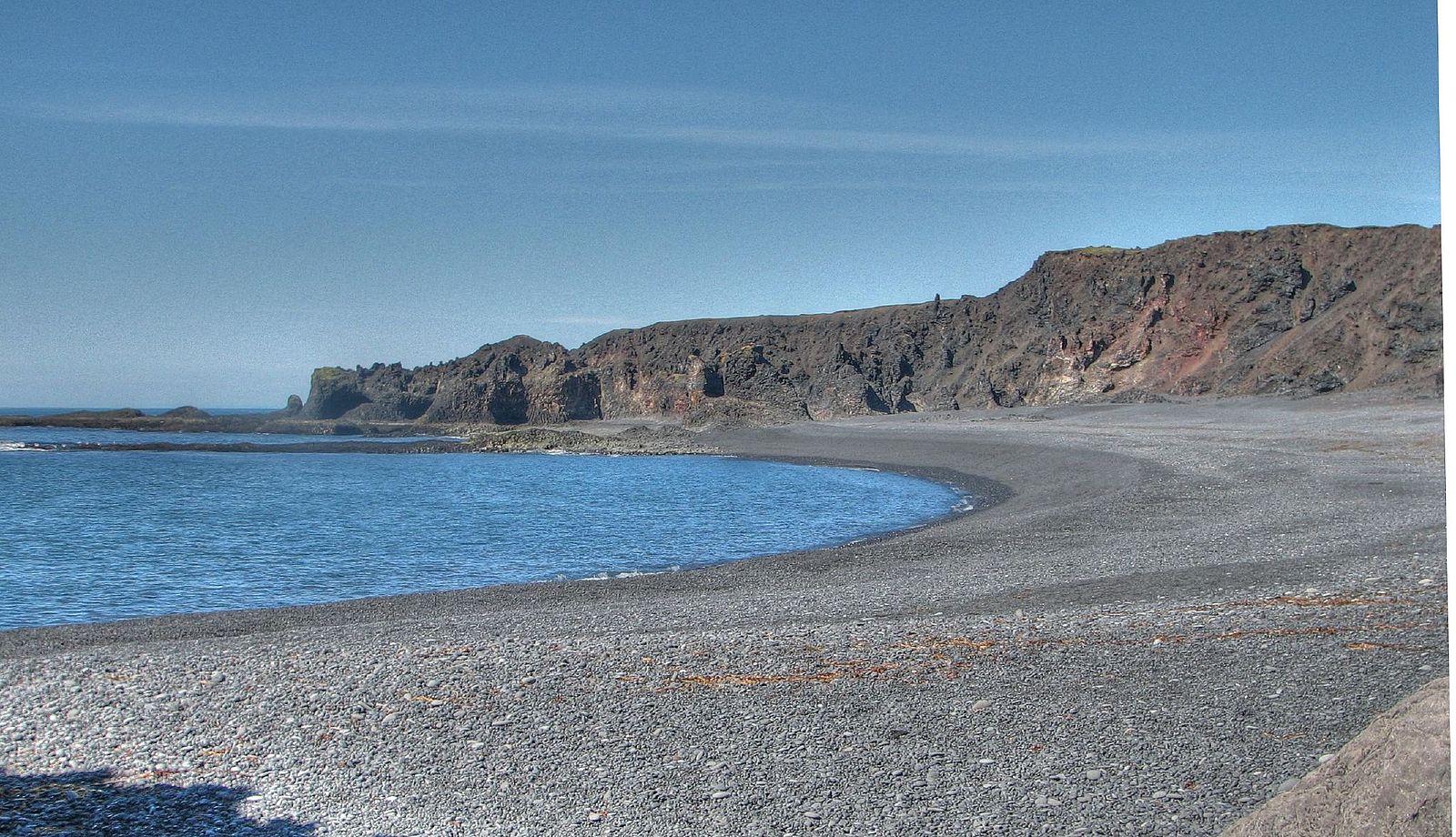 Djúpalónssandur黑沙滩位于斯奈山半岛，是斯奈菲尔国家公园的一个必游景点