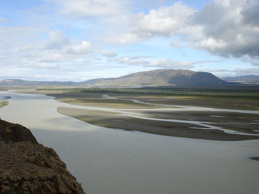 The river Thjorsa runs through South Iceland.