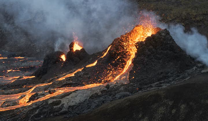 Excursion de 5 heures au volcan Fagradalsfjall | Assistez à une éruption volcanique en Islande
