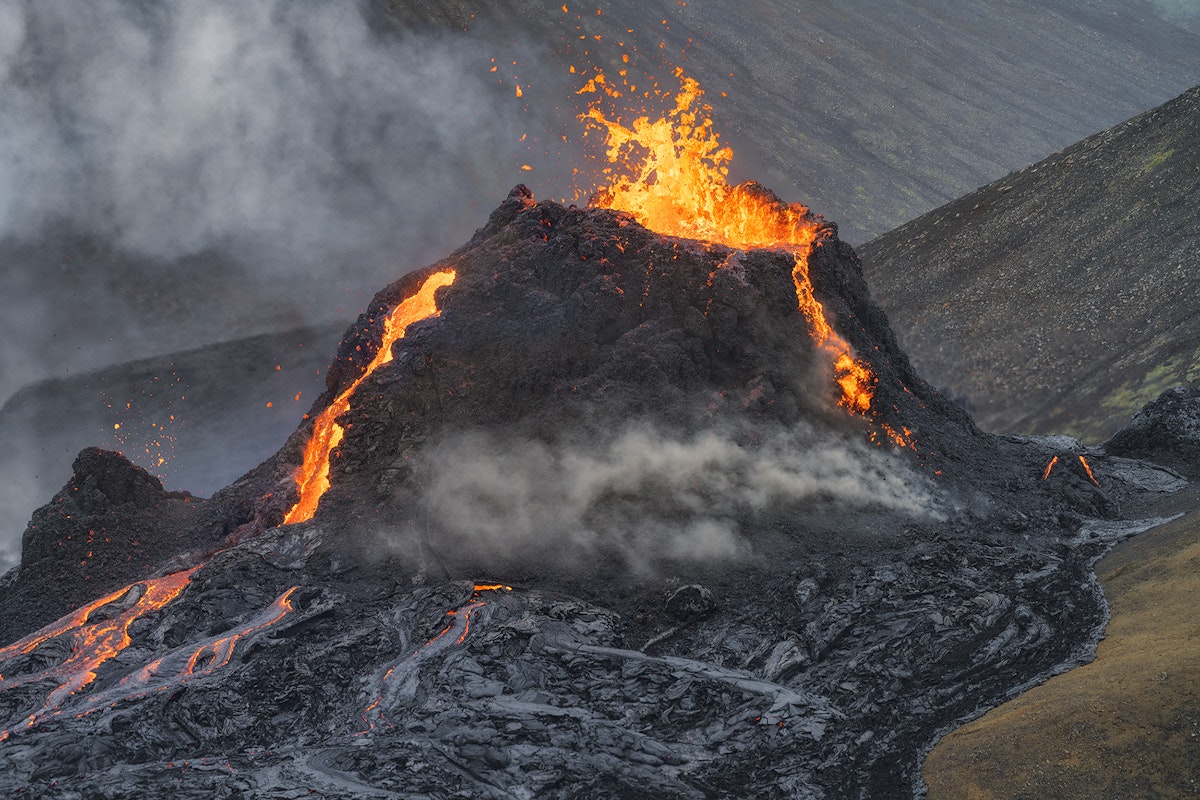 Private 5-Hour Tour to Fagradalsfjall Volcano Eruption in...